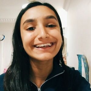 Meet your Posher, Caroline